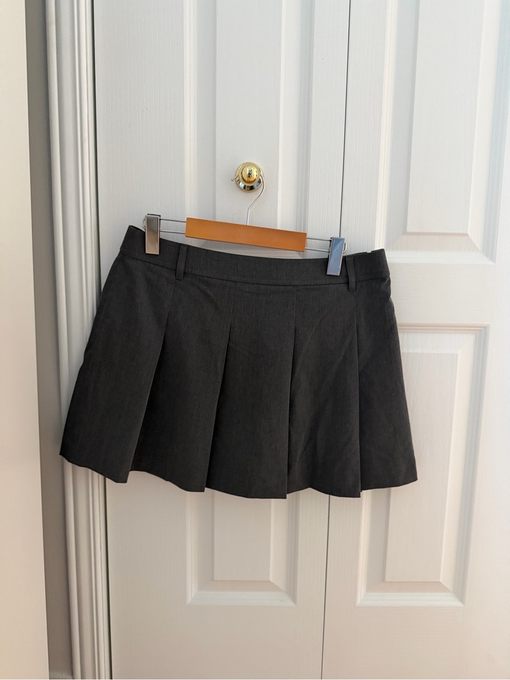 Uniqlo Charcoal Pleated Mini Skort